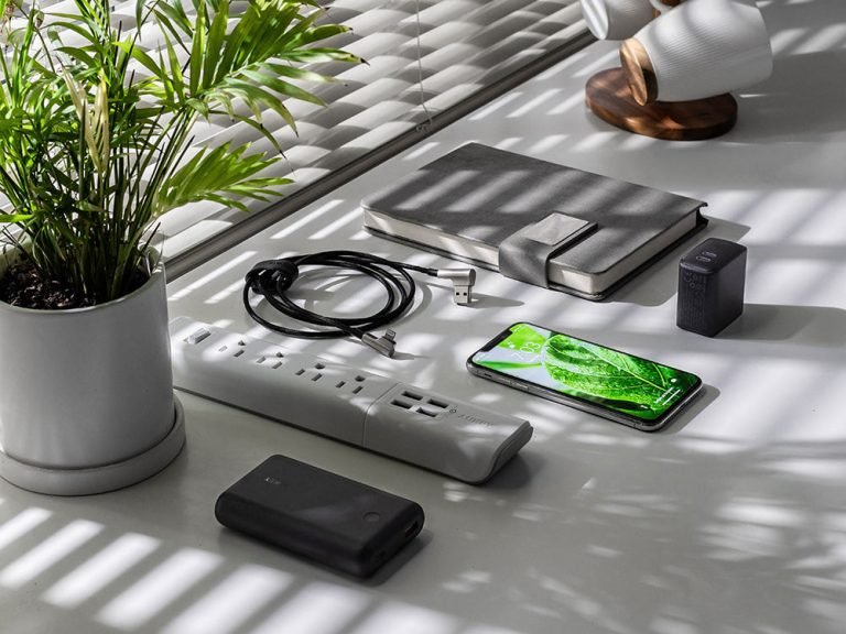 screen post 2x2zO3L1sBE unsplash Mood of Tech